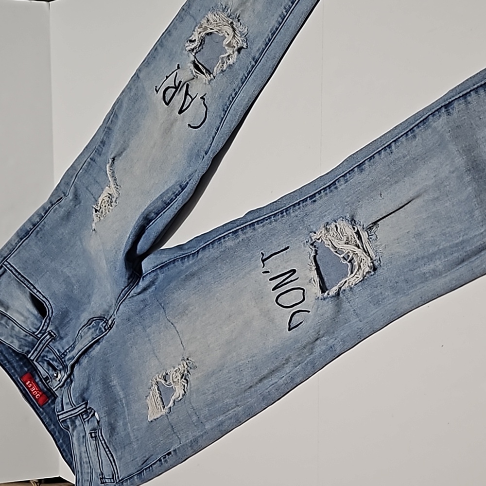 Guess Distressed Stretched High Waist Jeans "Don't Care" Size 29 #W-795